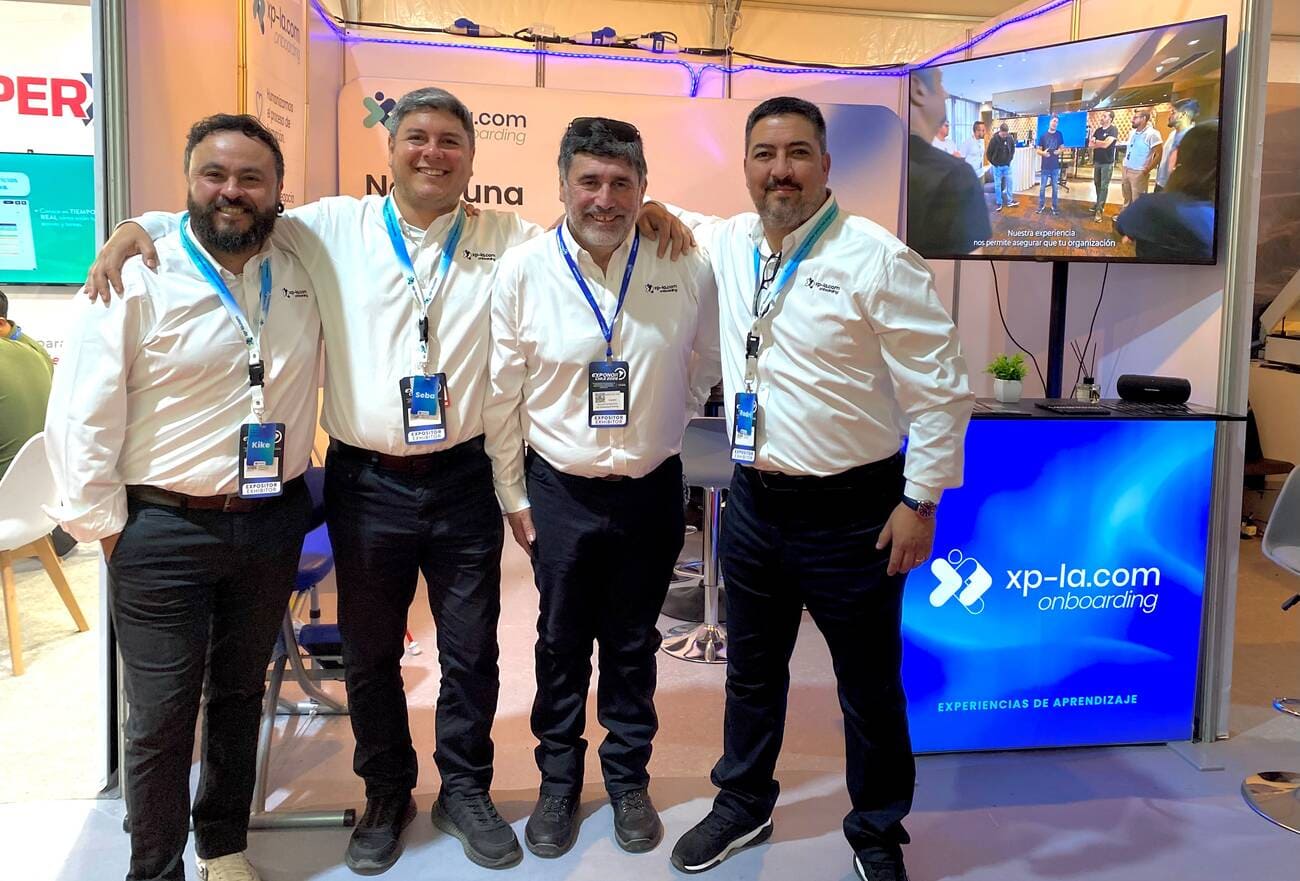 Equipo XP de expositores en EXPONOR 2026