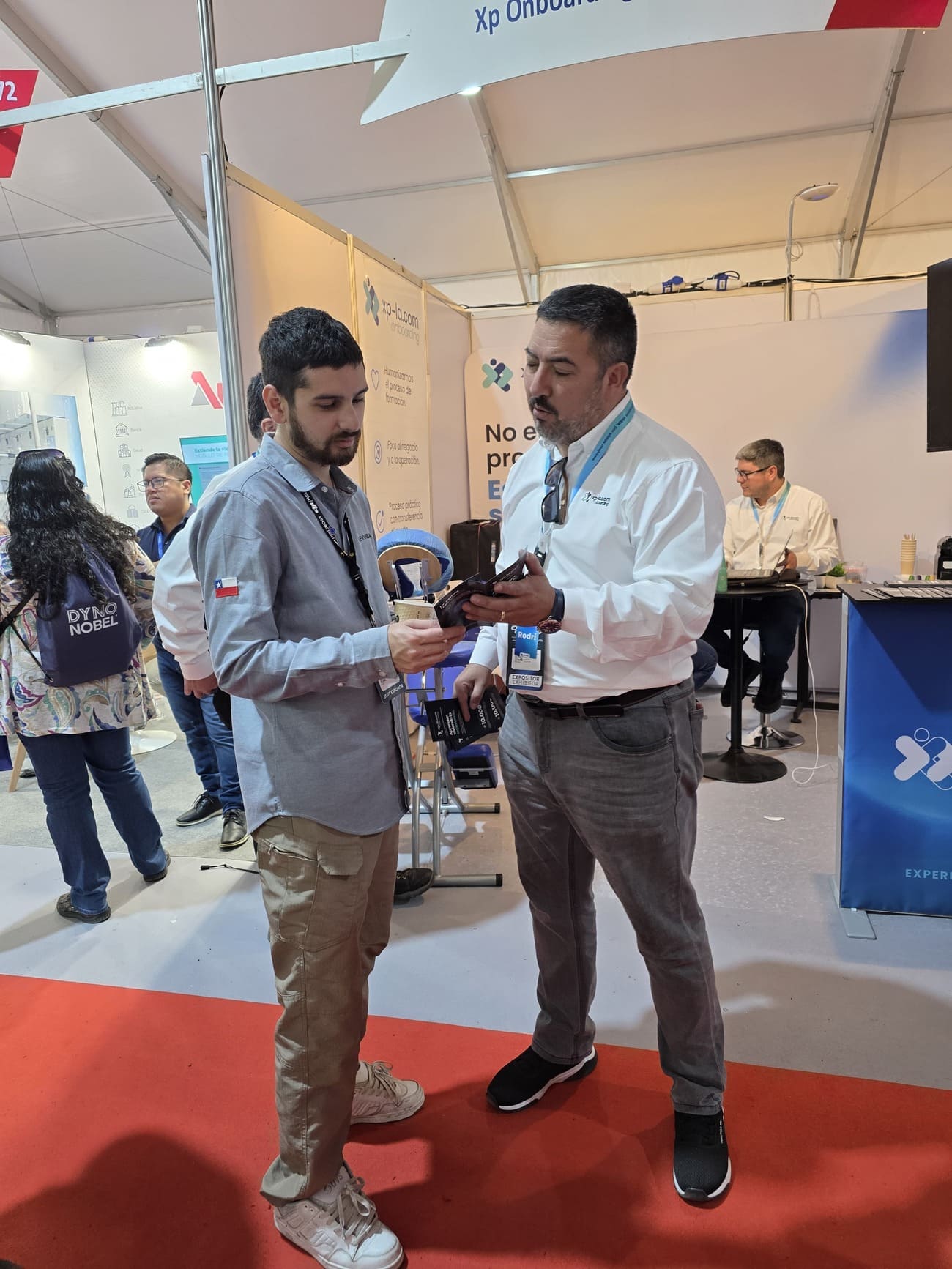 Interactuando con visitantes de EXPONOR 2026