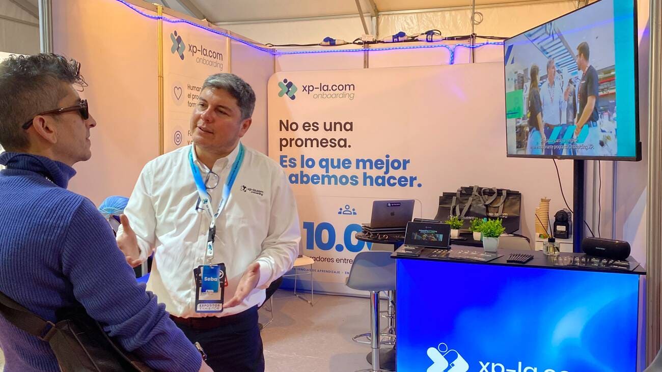 Interactuando con visitantes de EXPONOR 2026