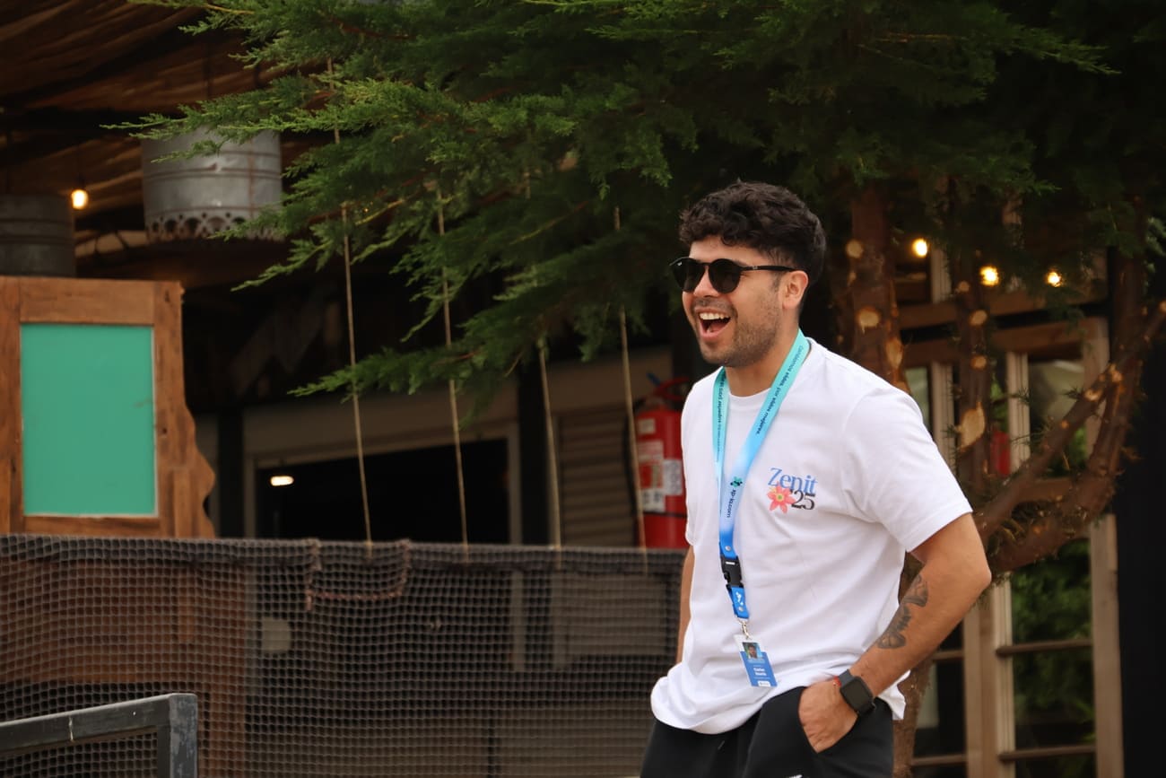 Carlos disfrutando